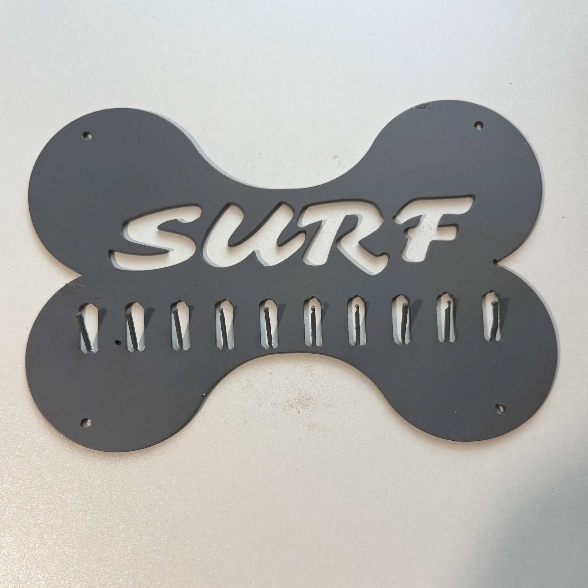 personalized-pet-leash-holder-dog-bone-shaped-metal-wall-sign